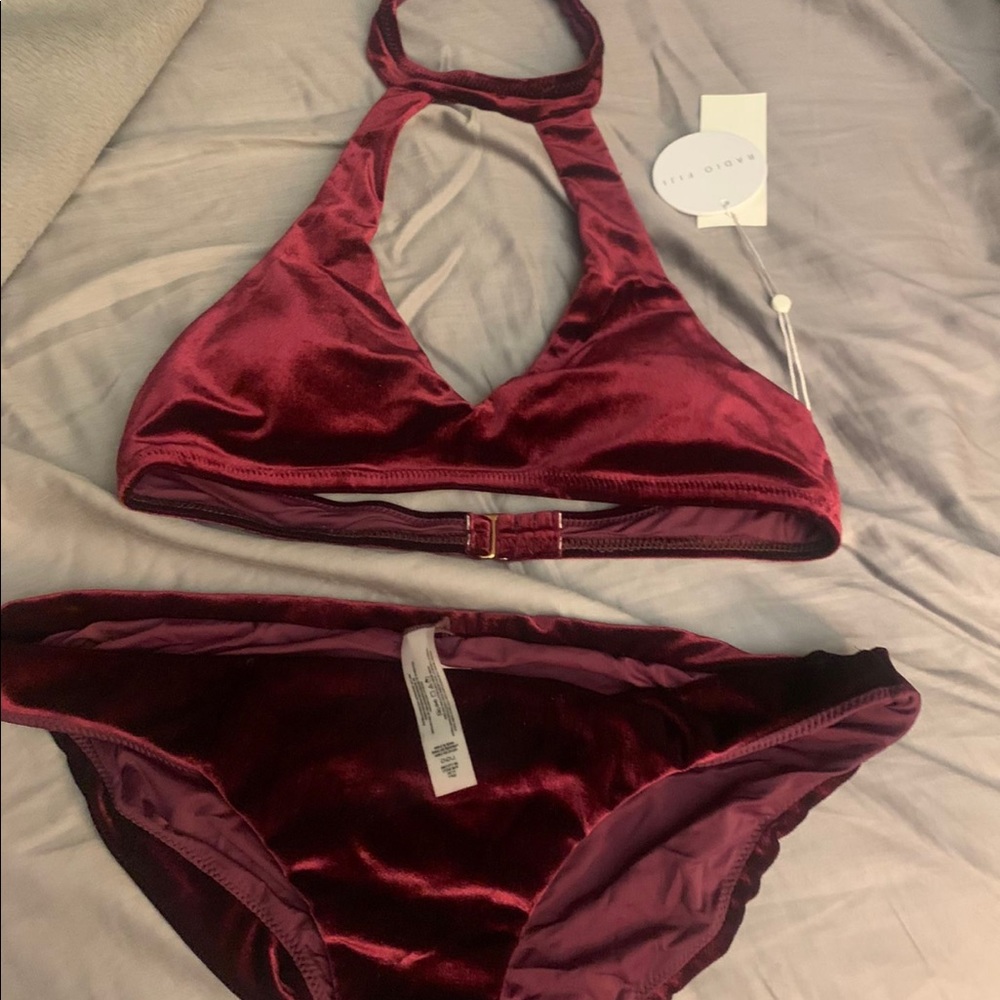 The velvet feel “swimsuit